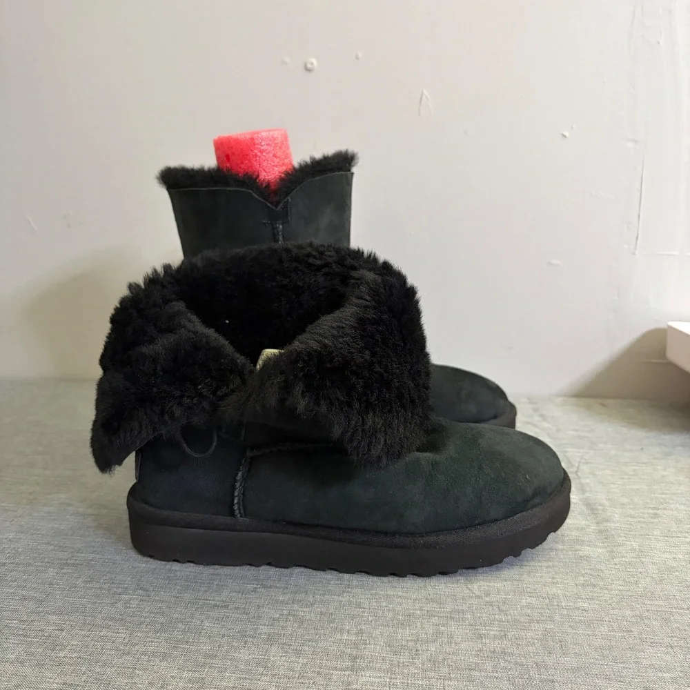 UGG Boots Womens 8 Black Bailey Button II Suede Shearling‎ Mid Calf 1016226